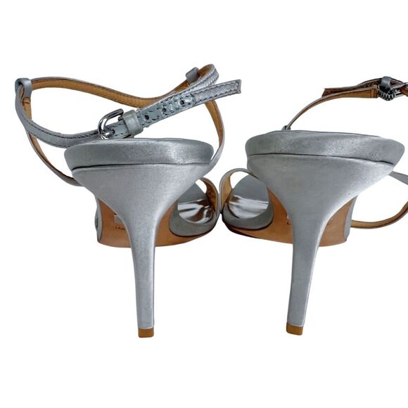 NWT RARE Badgely Mischka Silver Flower Emblem Heels Pumps Women's Size 10 - Picture 3 of 8